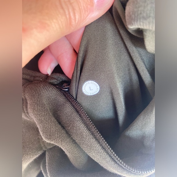 Lululemon Relaxed-Fit French Terry Short 9"
Large - Picture 6 of 6